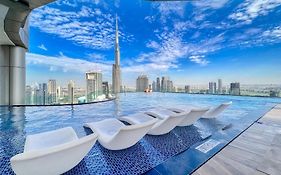 Infinity Pool & Burj Khalifa View L Luxe Paramount